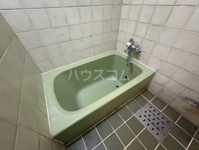 14/28 浴室