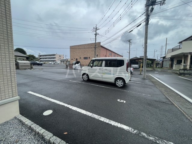 2/3 駐車場