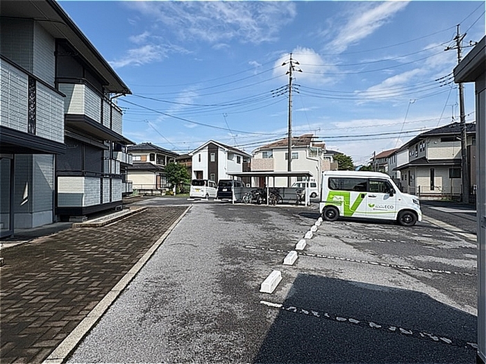 2/4 駐車場