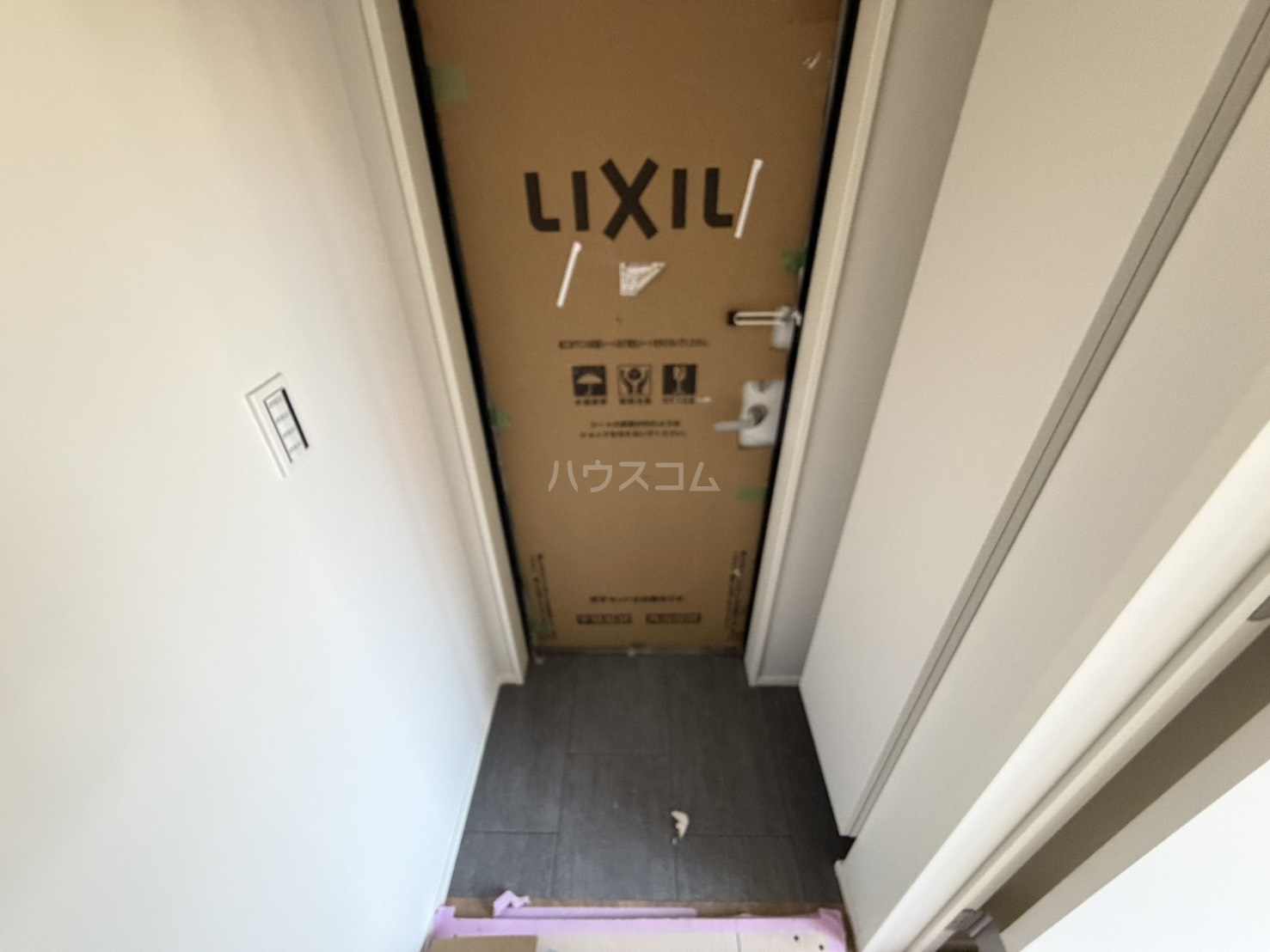 14/30 玄関