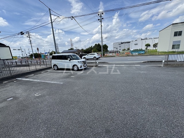 23/30 駐車場