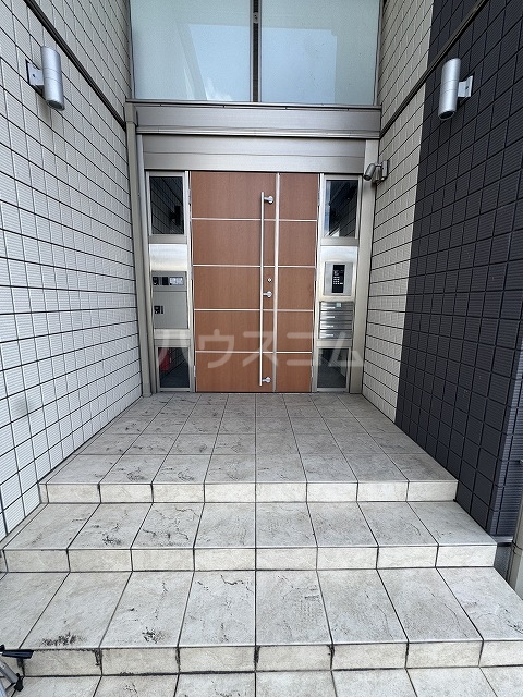 22/30 エントランス
