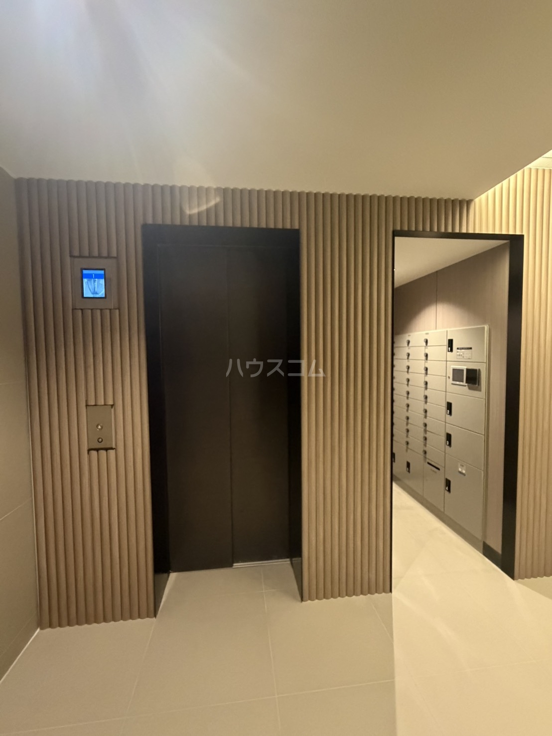 25/30 エントランス