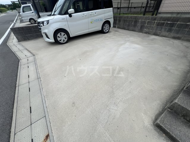22/30 駐車場