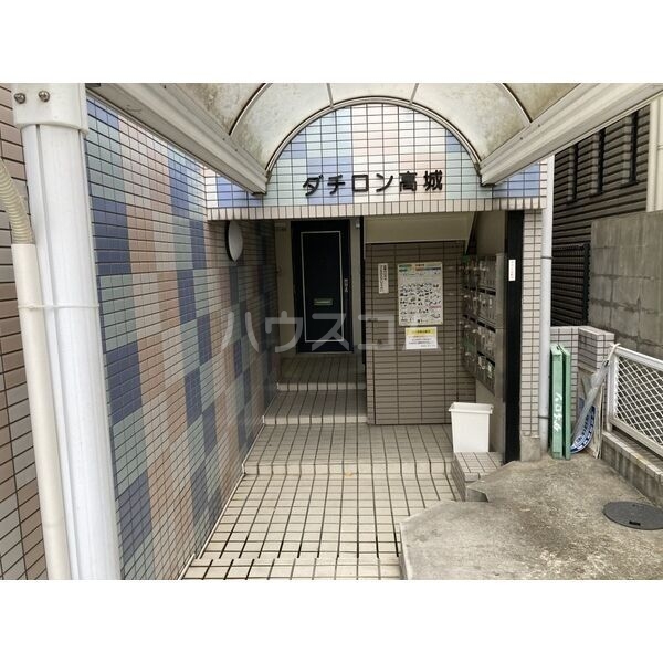 16/21 エントランス