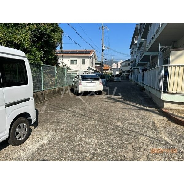 14/21 駐車場