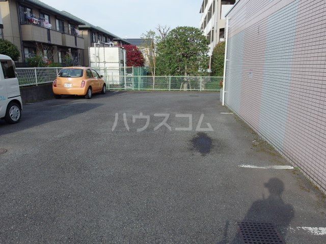 26/30 駐車場