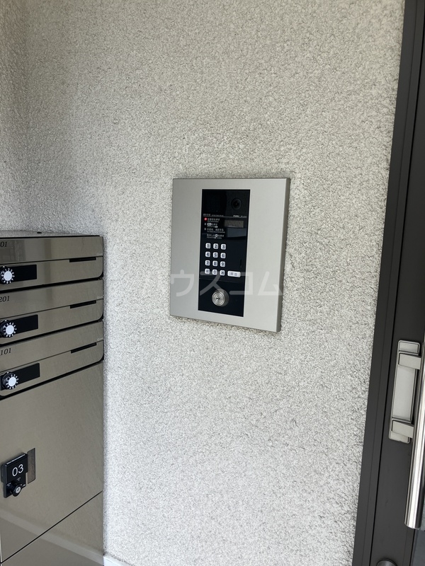 2/4 エントランス