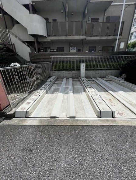 17/26 駐車場