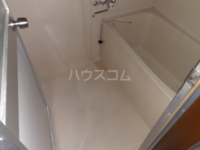13/30 浴室