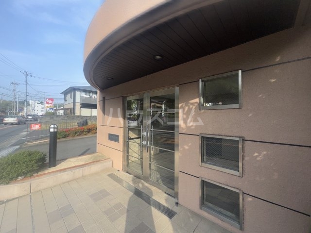 25/30 エントランス