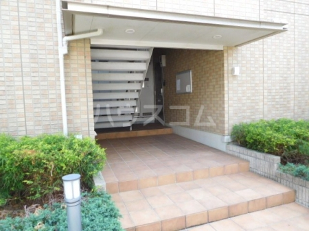 14/20 エントランス