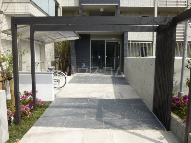 22/29 エントランス