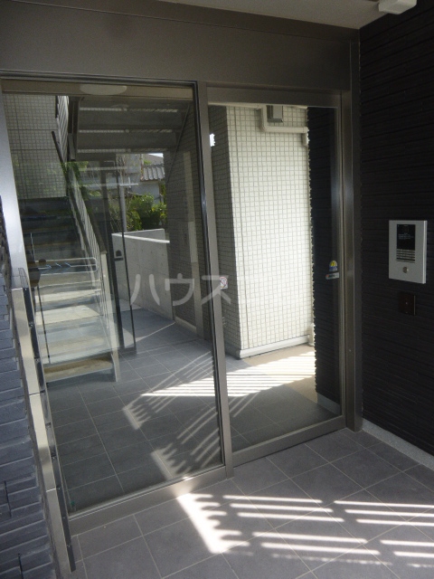 23/29 エントランス