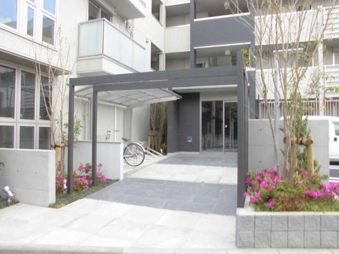 16/26 エントランス