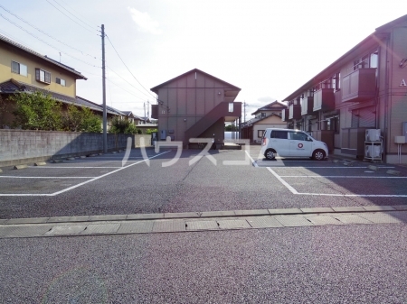 14/17 駐車場