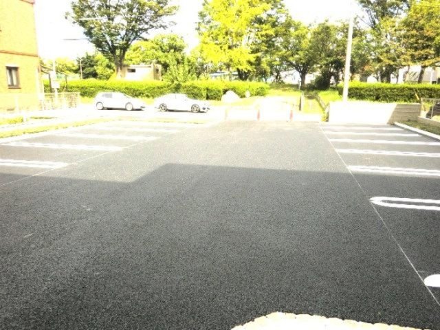 18/25 駐車場