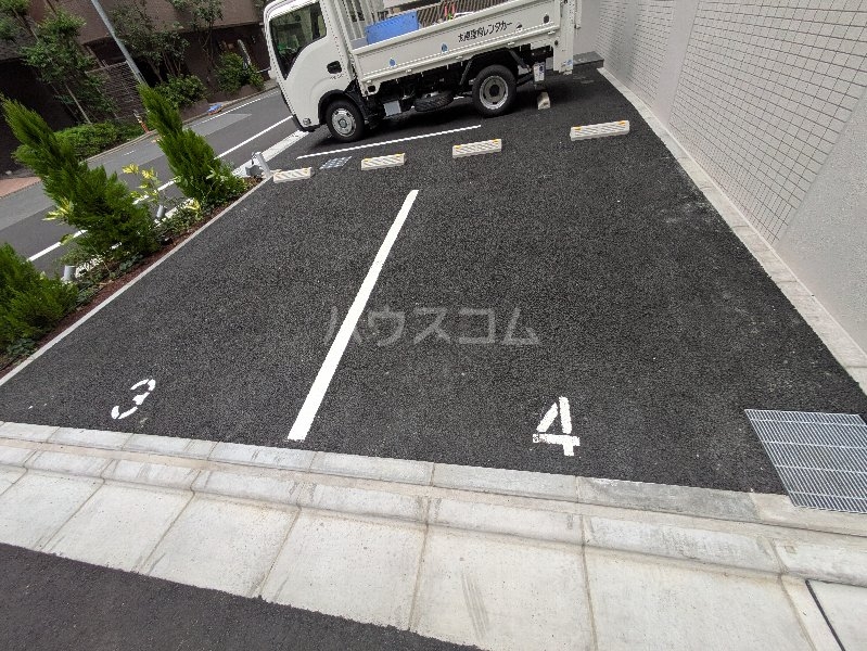 14/18 駐車場
