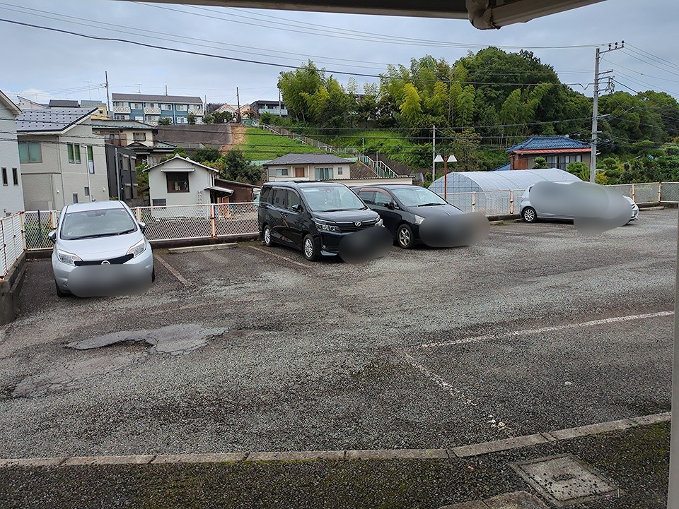 28/30 駐車場