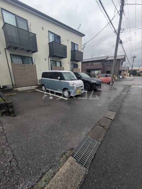 22/30 駐車場