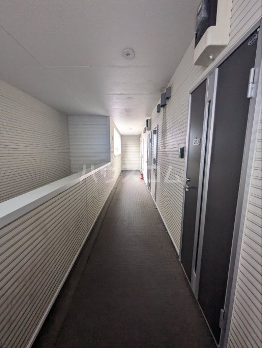 21/30 エントランス