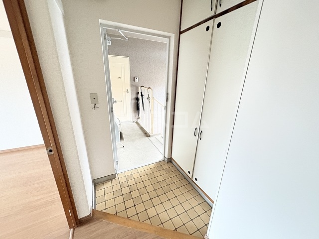 14/30 玄関
