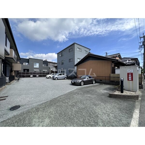 14/18 駐車場