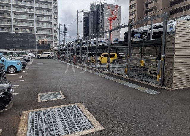 28/30 駐車場
