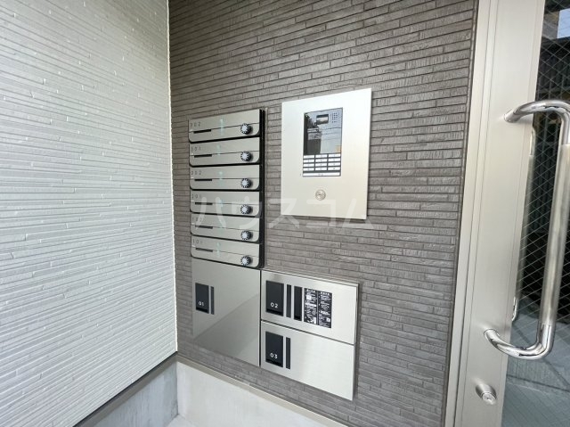 21/30 エントランス