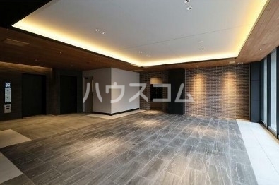 16/26 エントランス