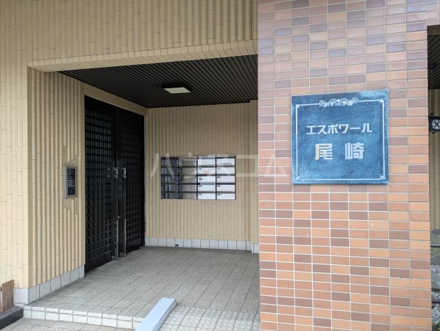 27/30 エントランス