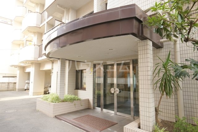 20/30 エントランス