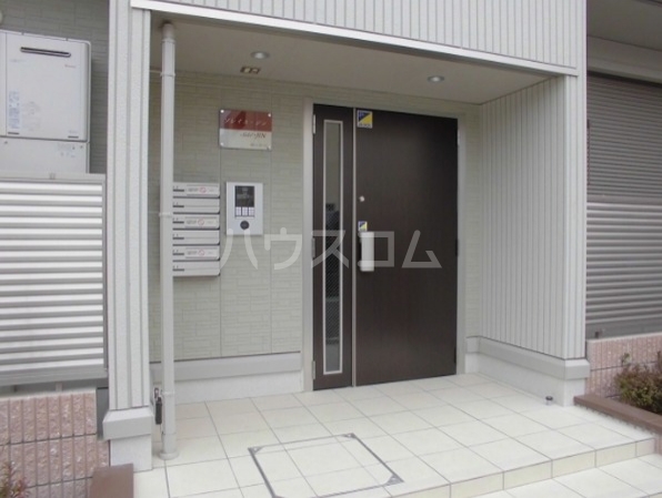 17/23 エントランス