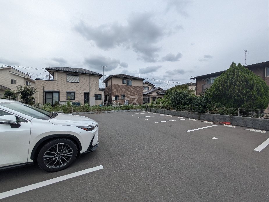 2/4 駐車場