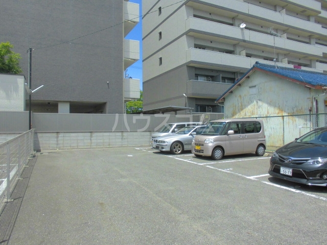 17/25 駐車場
