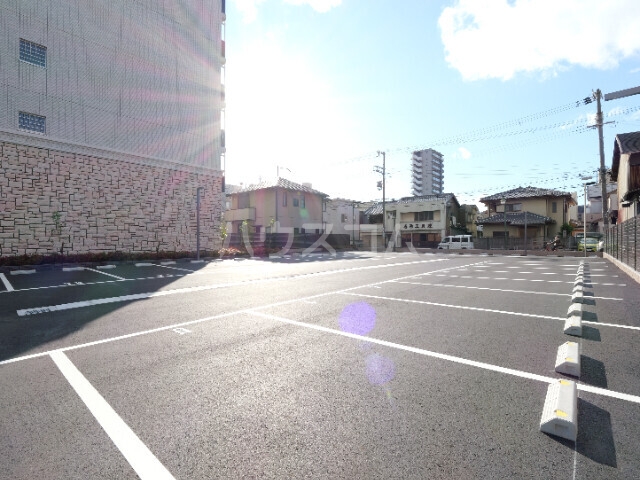 22/28 駐車場