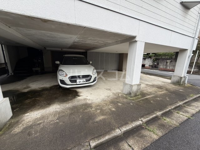 27/29 駐車場