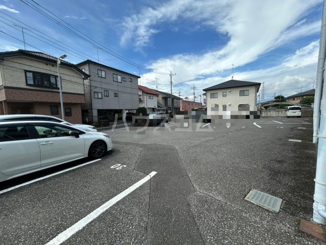 27/30 駐車場