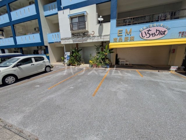 18/20 駐車場