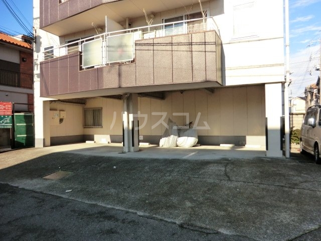 14/21 駐車場