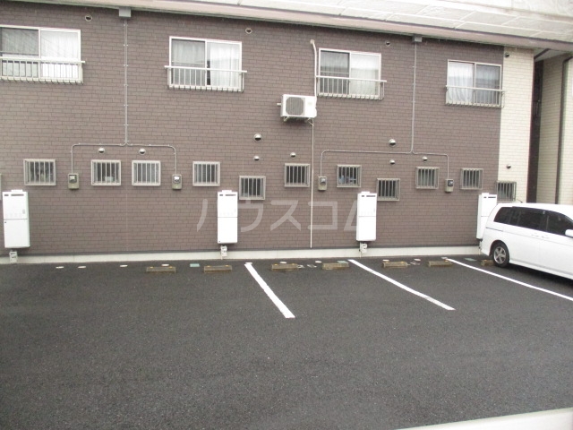 23/30 駐車場