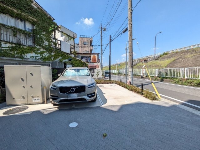 26/28 駐車場