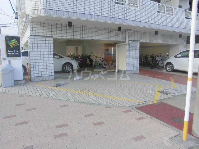 22/30 駐車場
