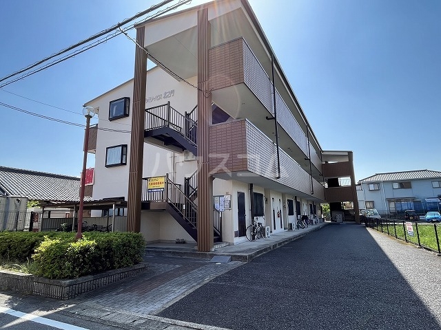 17/27 エントランス
