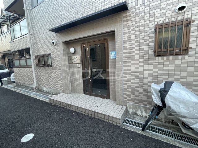 25/30 エントランス
