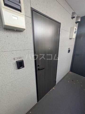 13/30 玄関