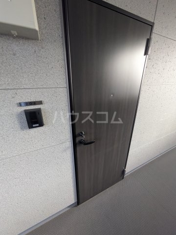 14/30 玄関