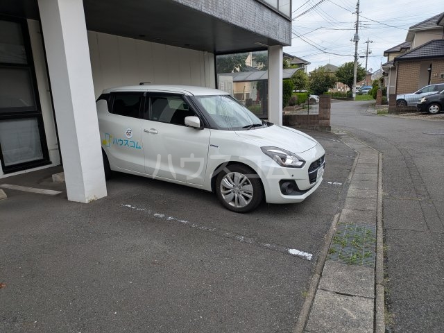 1/2 駐車場