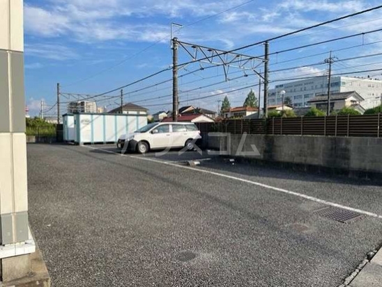 18/28 駐車場