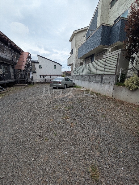 23/30 駐車場